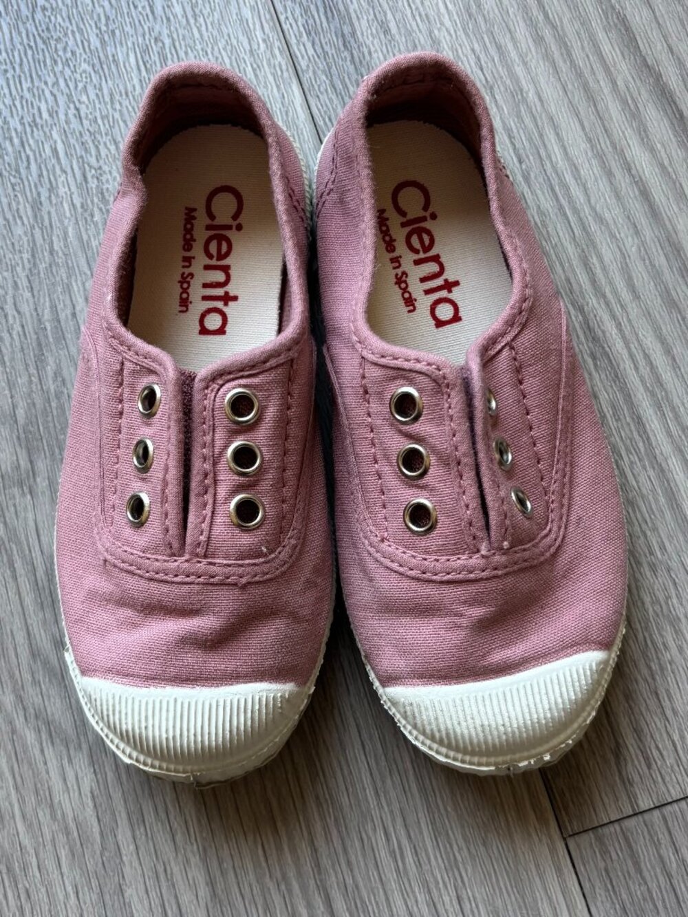 Cienta Canvas Laceless Sneaker in Rose size 26